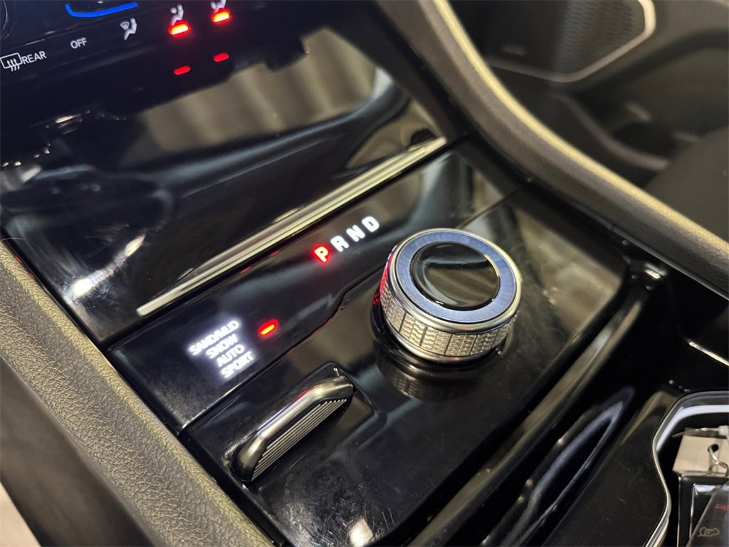 Used 2022 Jeep Grand Cherokee L Limited w/ Luxury Tech Group II image 21