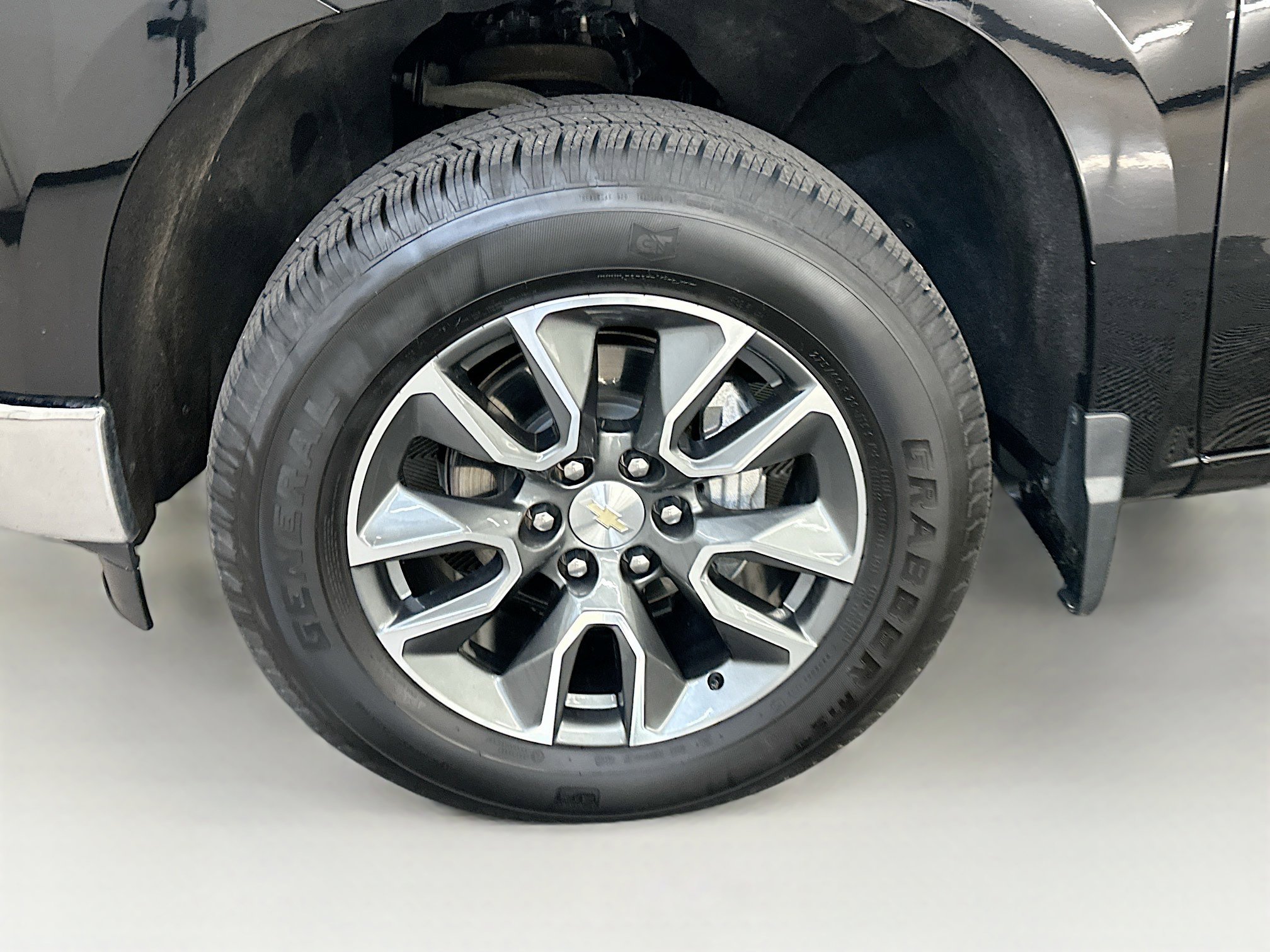 Used 2023 Chevrolet Silverado 1500 LT AWD/4WD image 11
