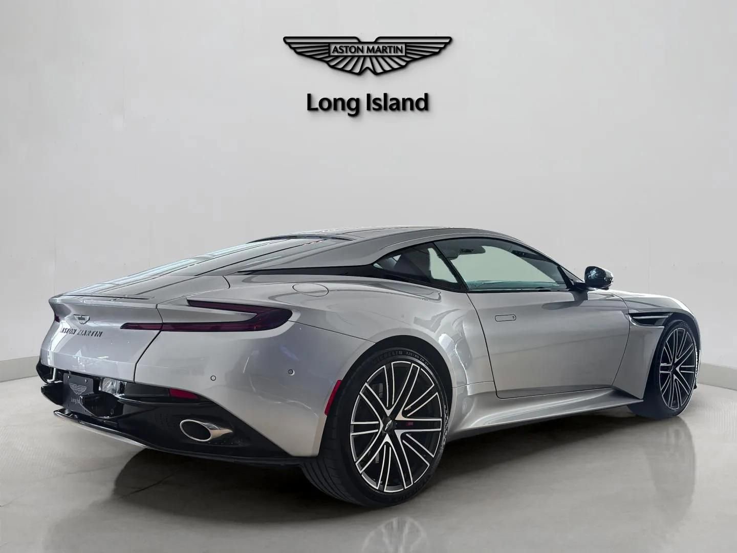 Used 2024 Aston Martin DB12 Coupe image 6