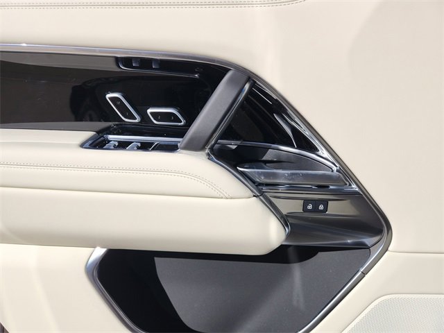 New 2026 Land Rover Range Rover SE image 16