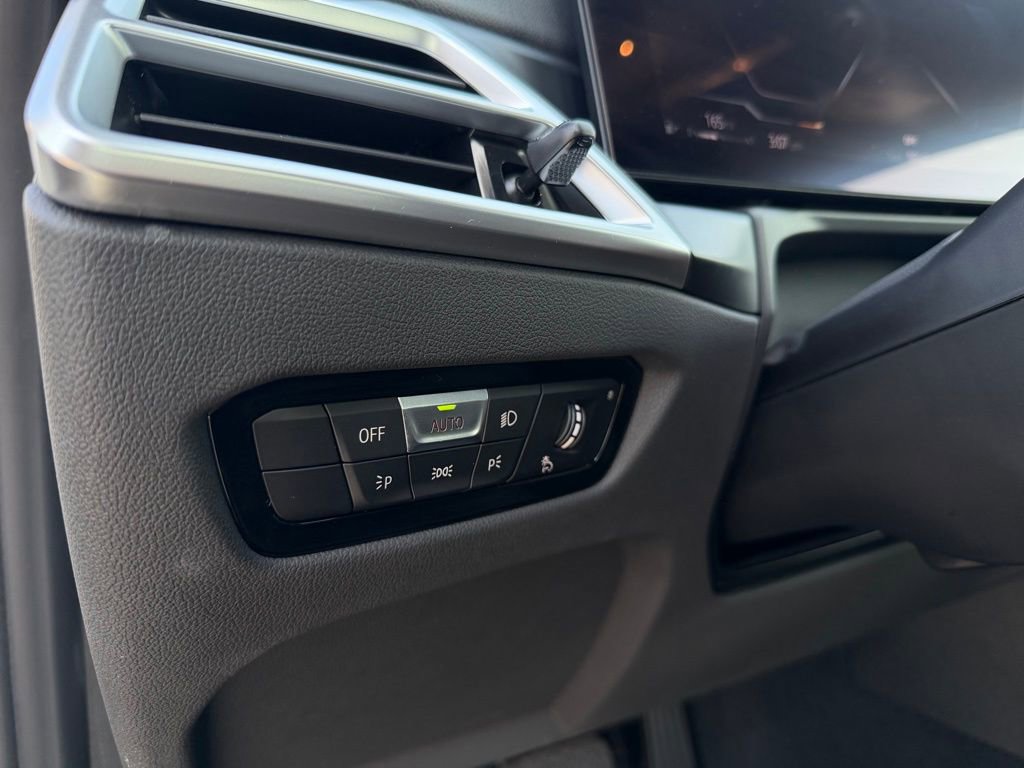 Used 2025 BMW 330i Sedan image 13