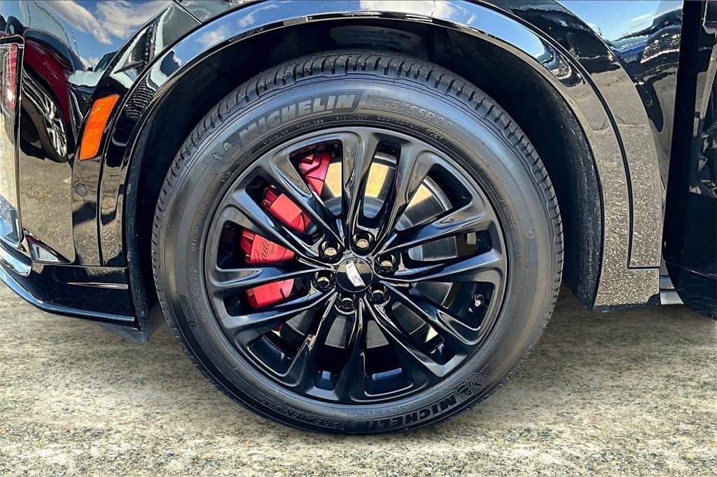 Certified 2023 Cadillac XT6 Sport w/ Platinum Package image 32