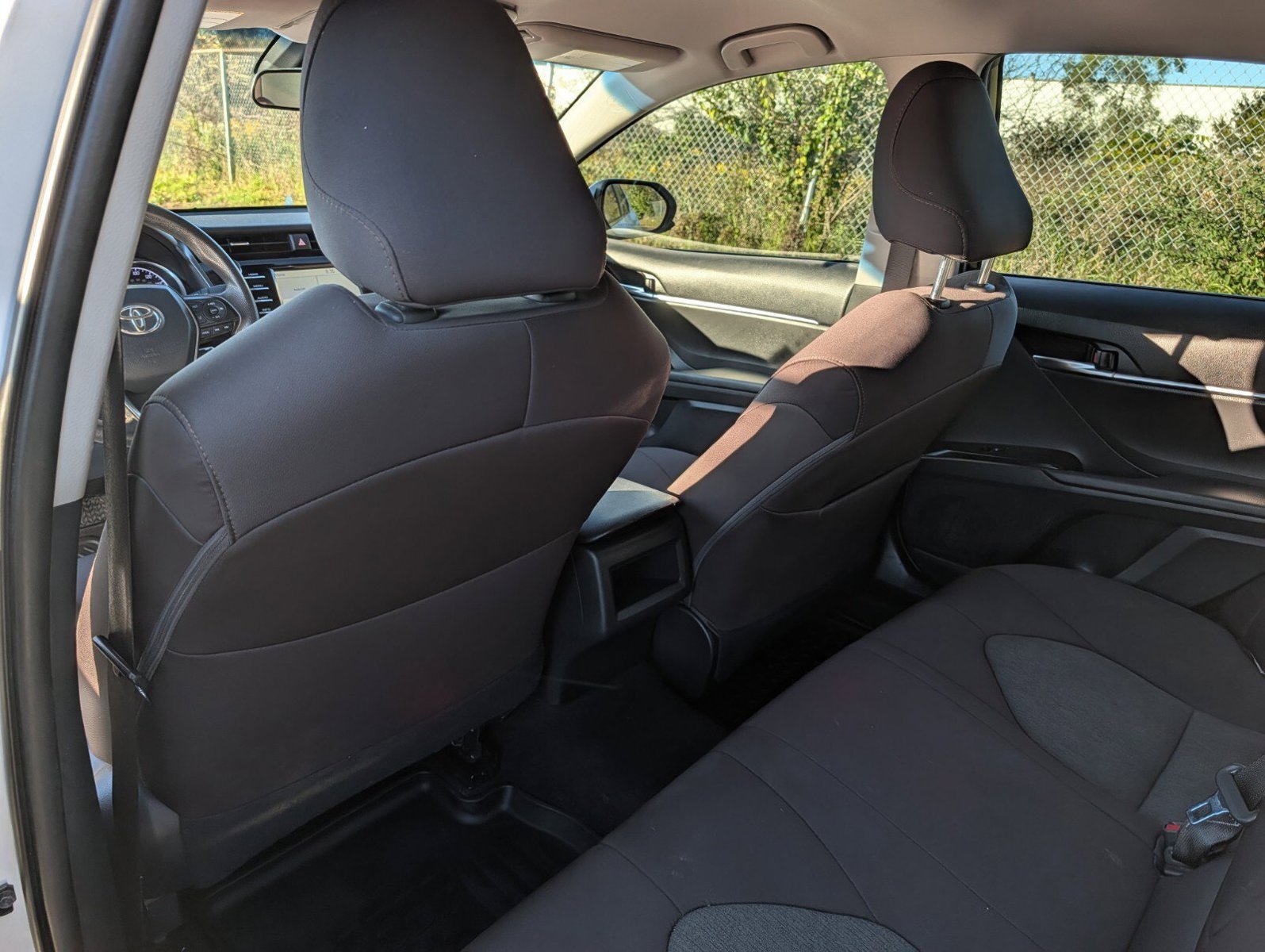 Used 2018 Toyota Camry LE FWD image 20