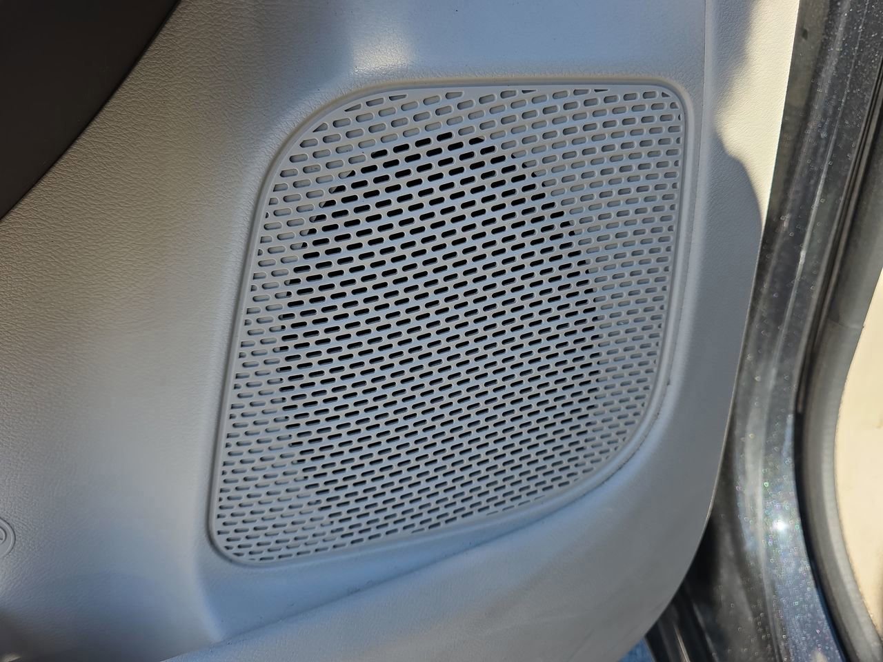 Used 2017 Chrysler Pacifica Touring-L image 15