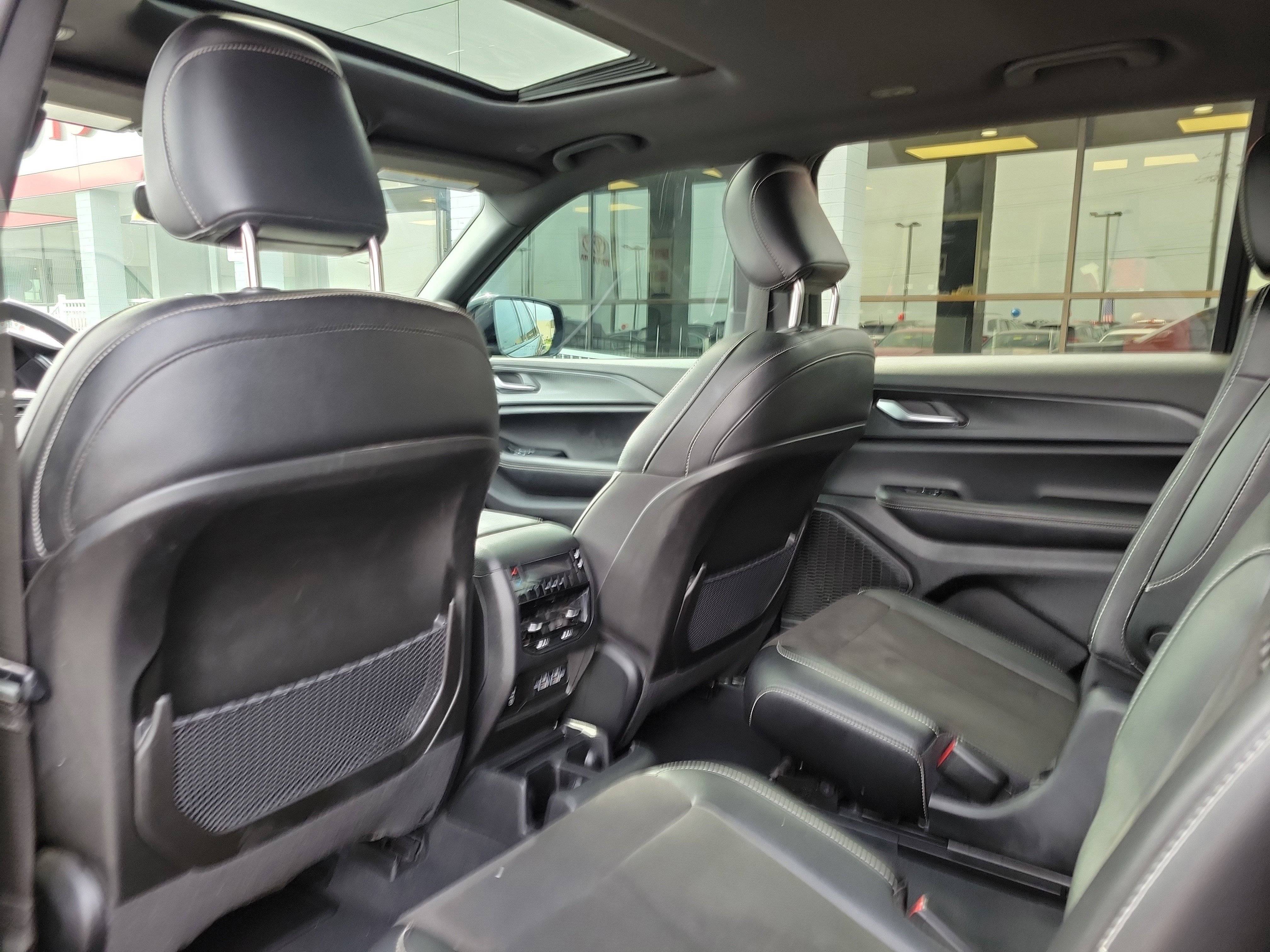 Used 2023 Jeep Grand Cherokee L Laredo AWD/4WD image 14