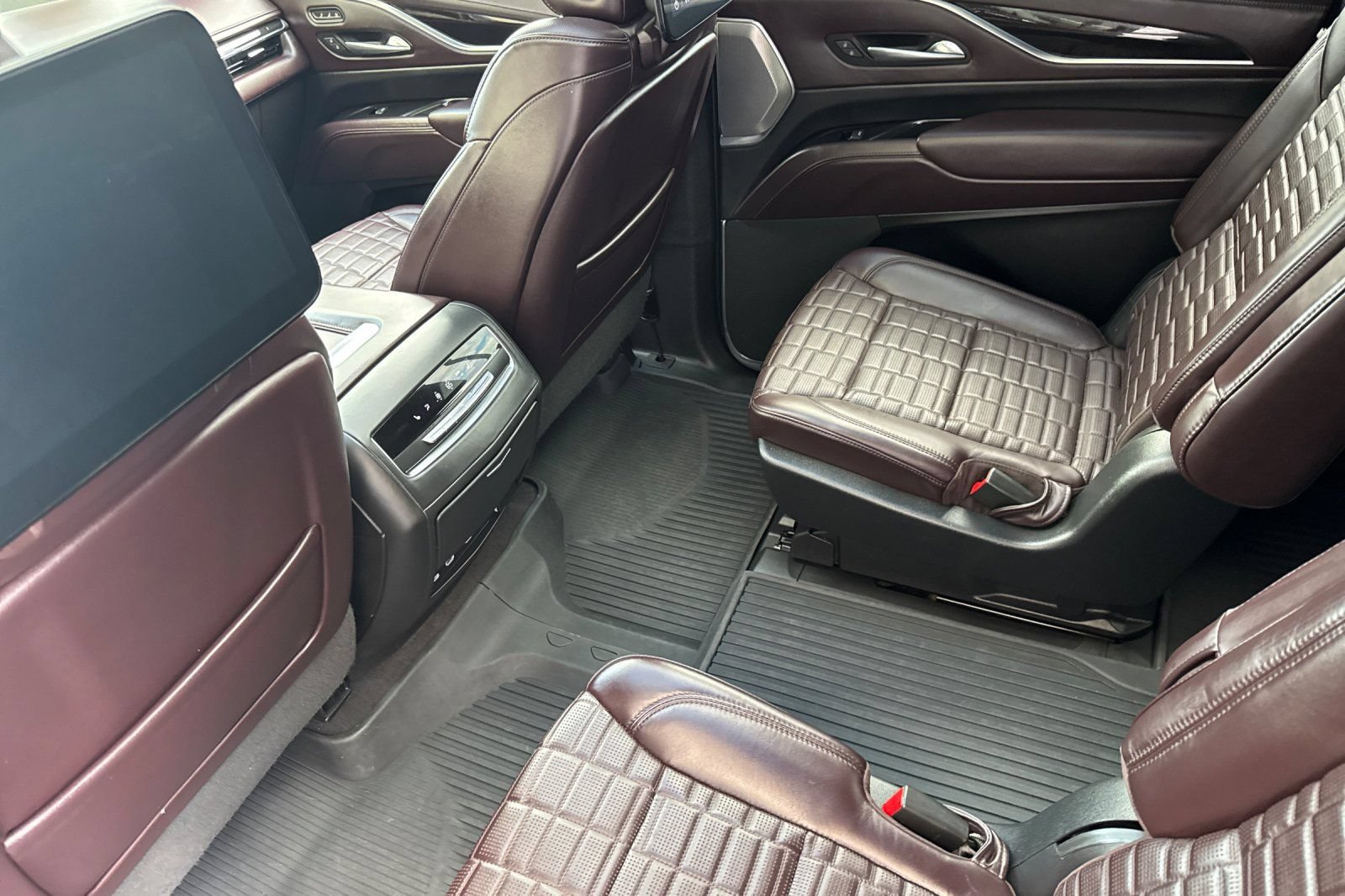 Certified 2022 Cadillac Escalade ESV Sport Platinum AWD/4WD image 13