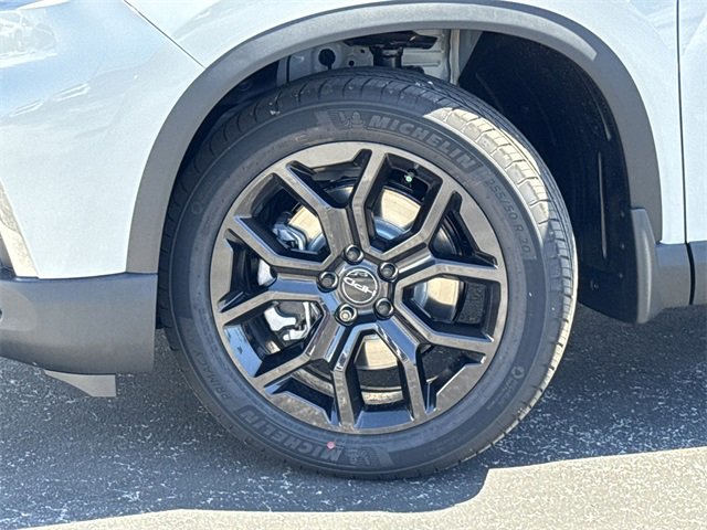 New 2025 Honda Pilot Touring image 37