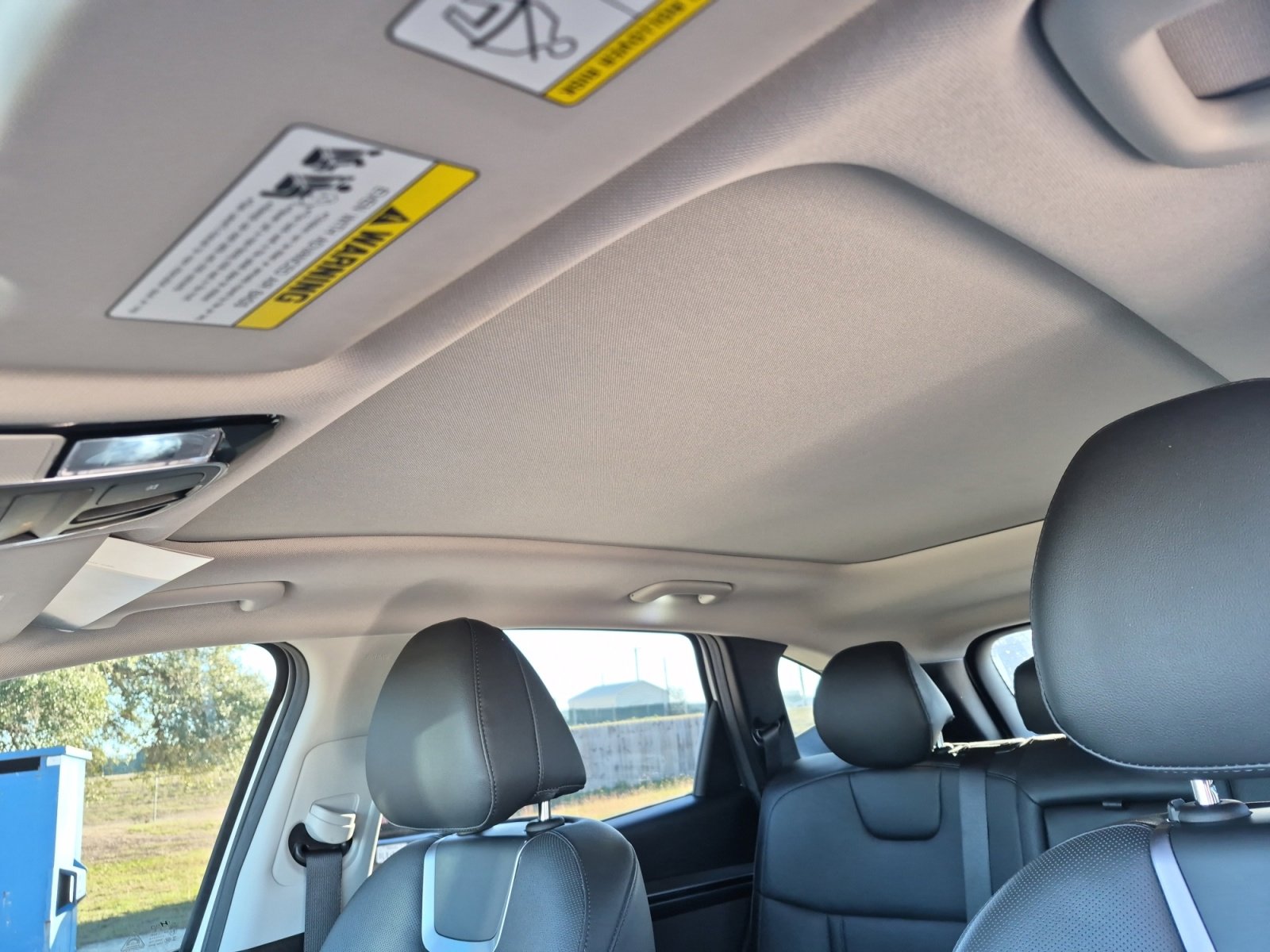 Used 2023 Hyundai Tucson Limited w/ Winter Package image 18