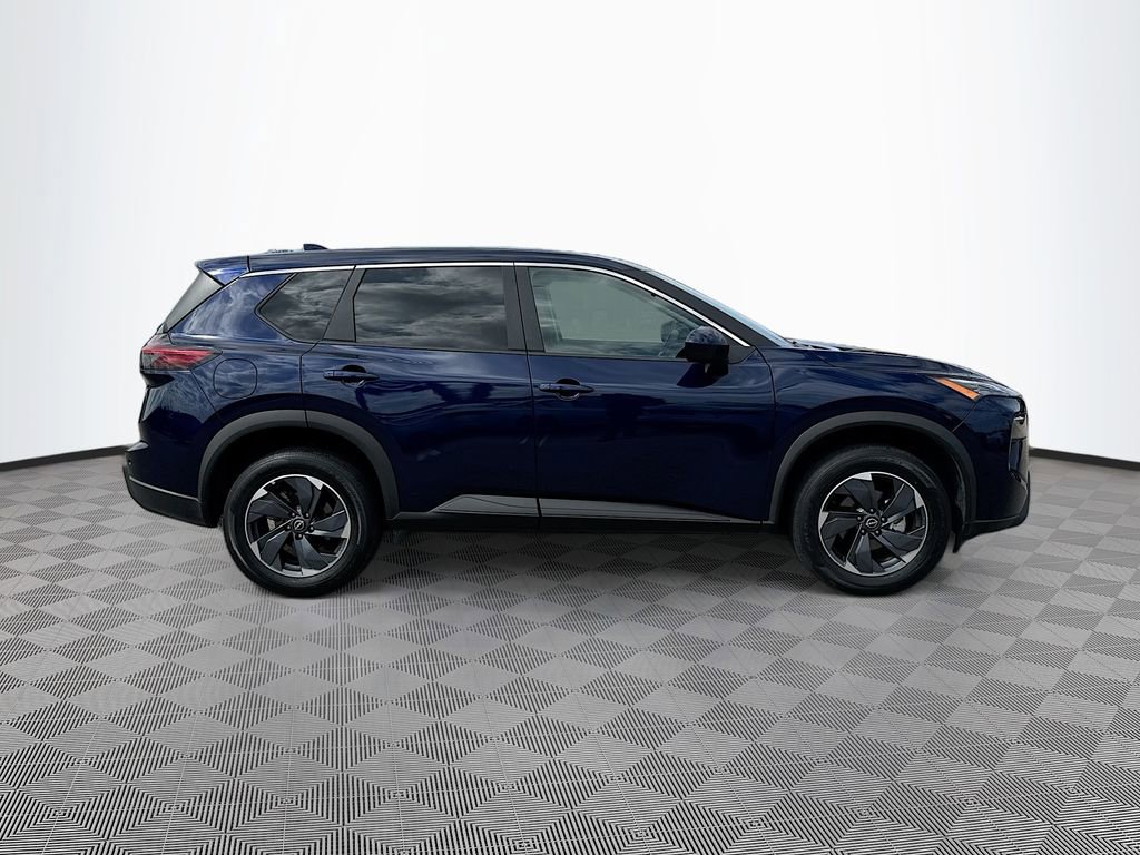 Used 2025 Nissan Rogue SV image 4