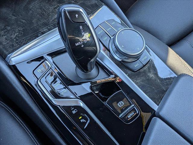 Used 2023 BMW 530e w/ Premium Package RWD image 11
