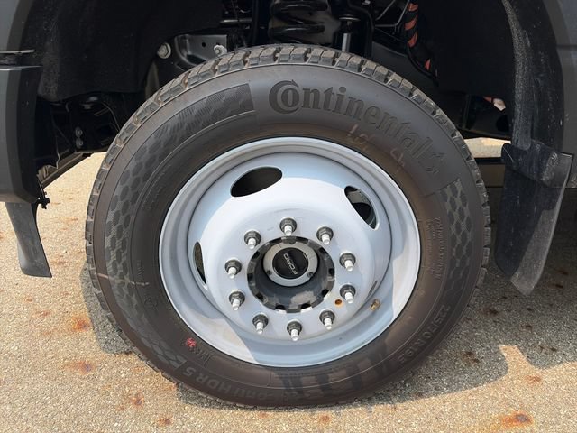 New 2026 Ford F550 4x4 Crew Cab image 27