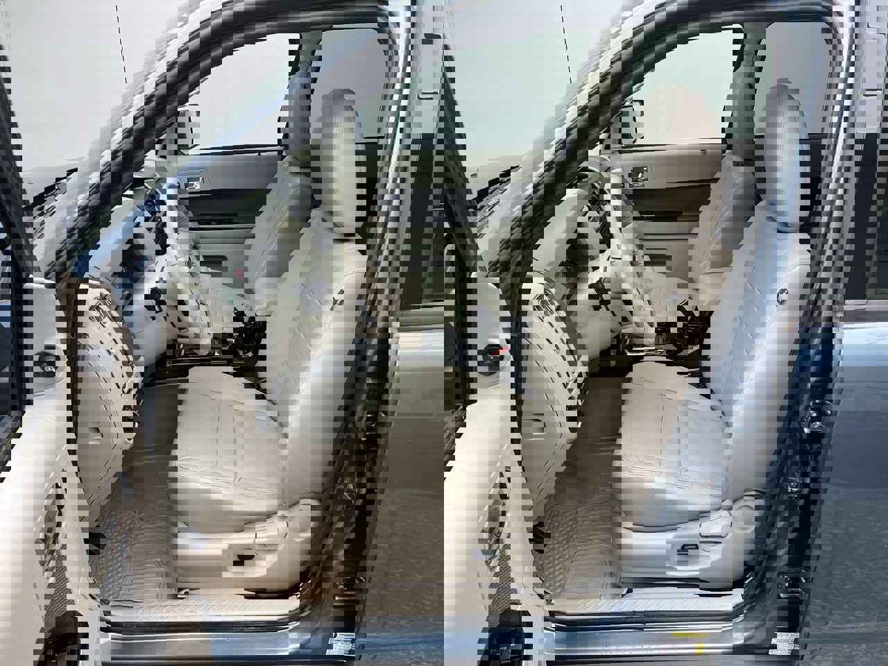 Used 2010 Ford Escape Limited video 3