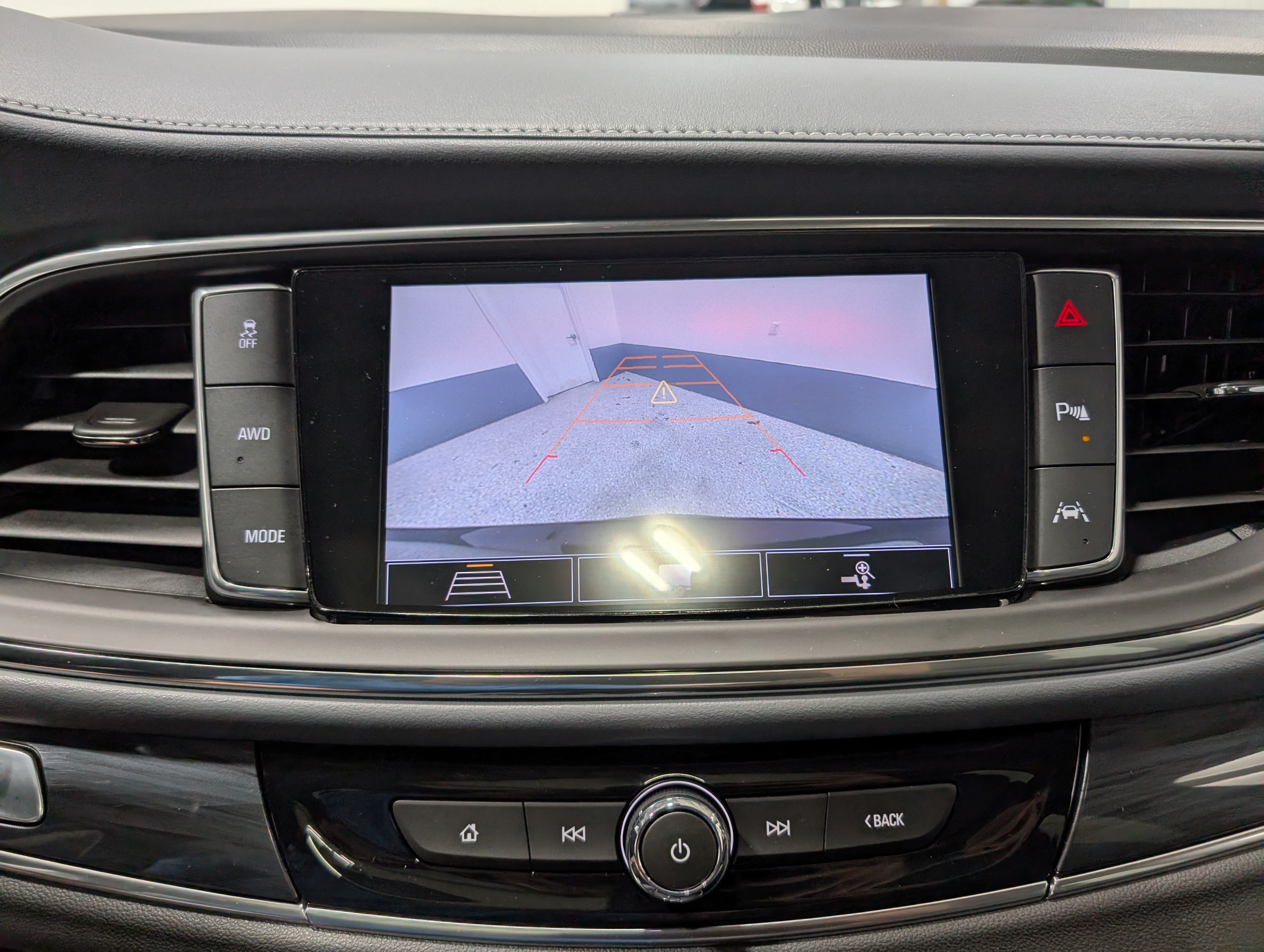 Used 2020 Buick Enclave Premium w/ Sun and Sites Package AWD/4WD image 28