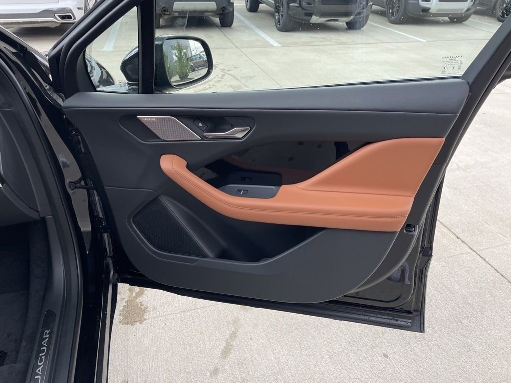 New 2024 Jaguar I-PACE R-Dynamic HSE image 21