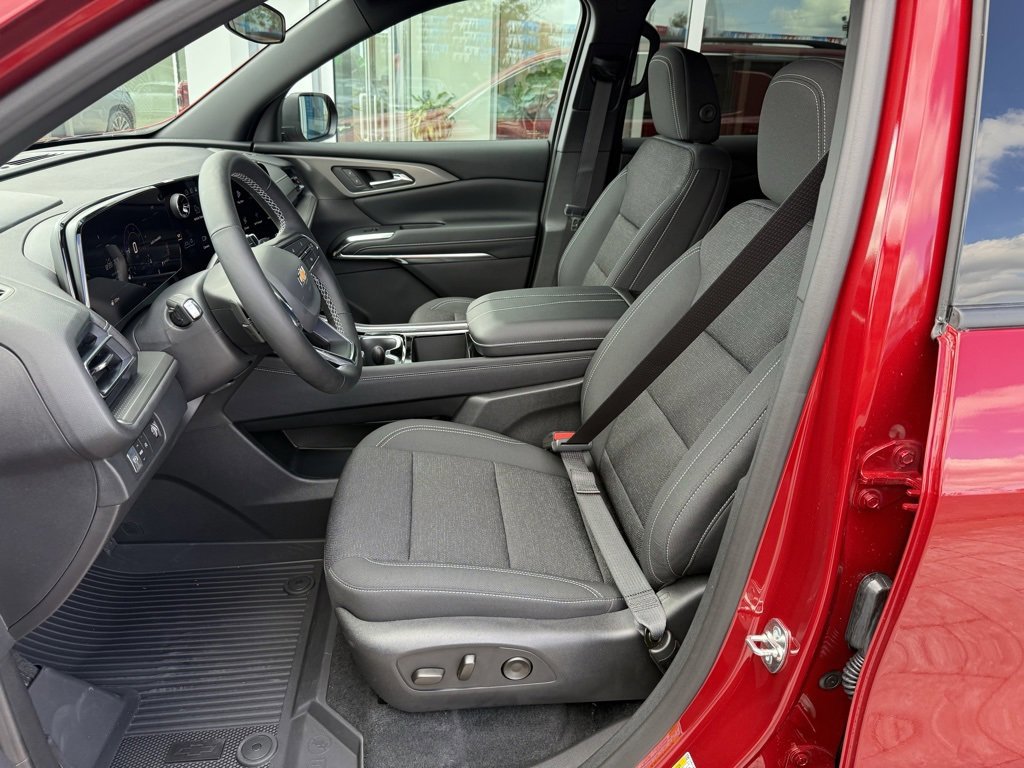 New 2026 Chevrolet Traverse LT w/ LPO, Floor Liner Package image 9