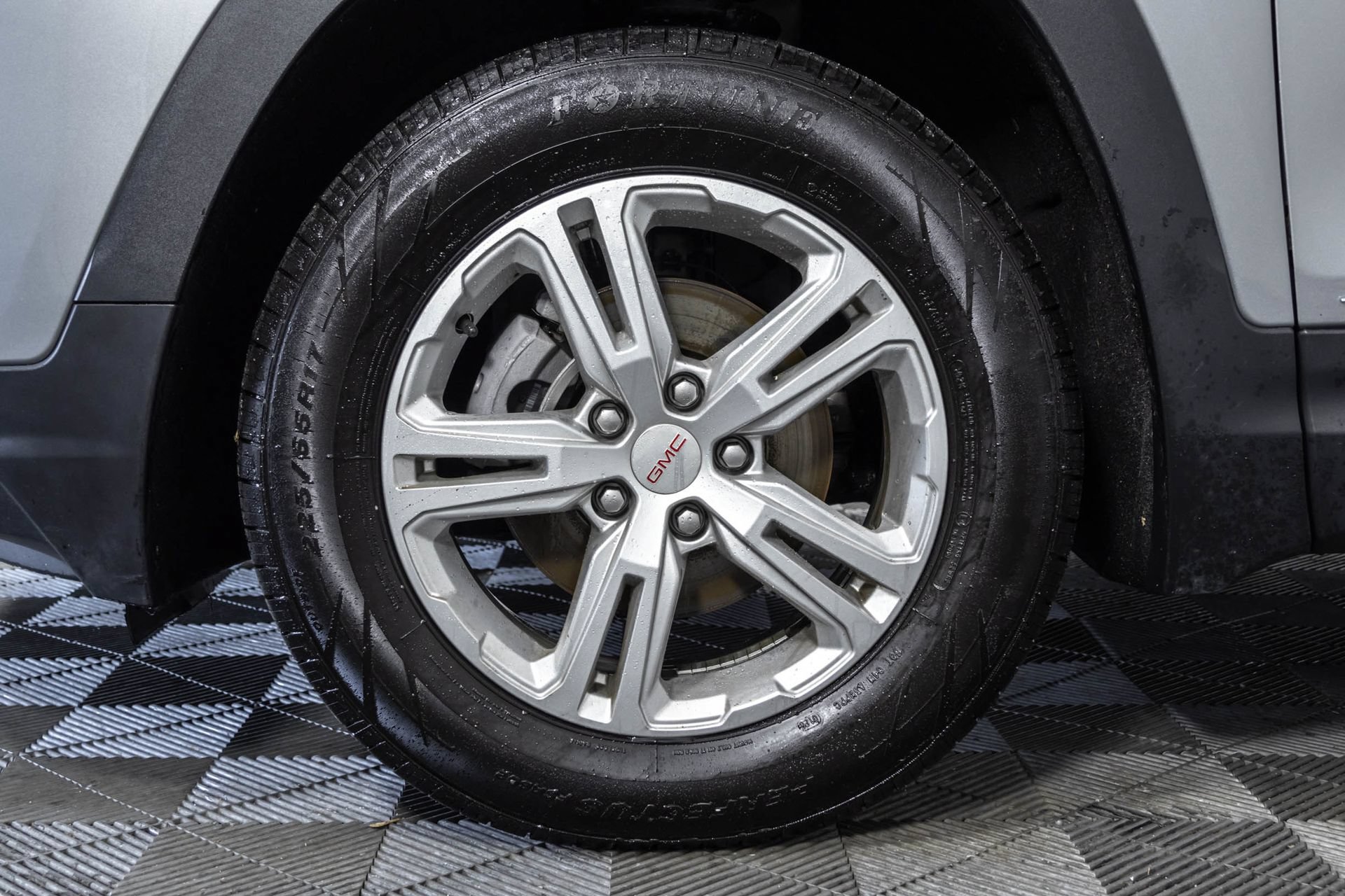 Used 2024 GMC Terrain SLE AWD/4WD image 45