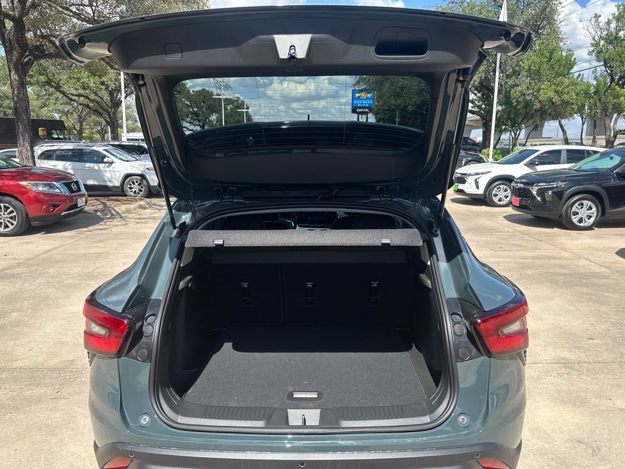 New 2026 Chevrolet Trax LT w/ Driver Confidence Package FWD image 24