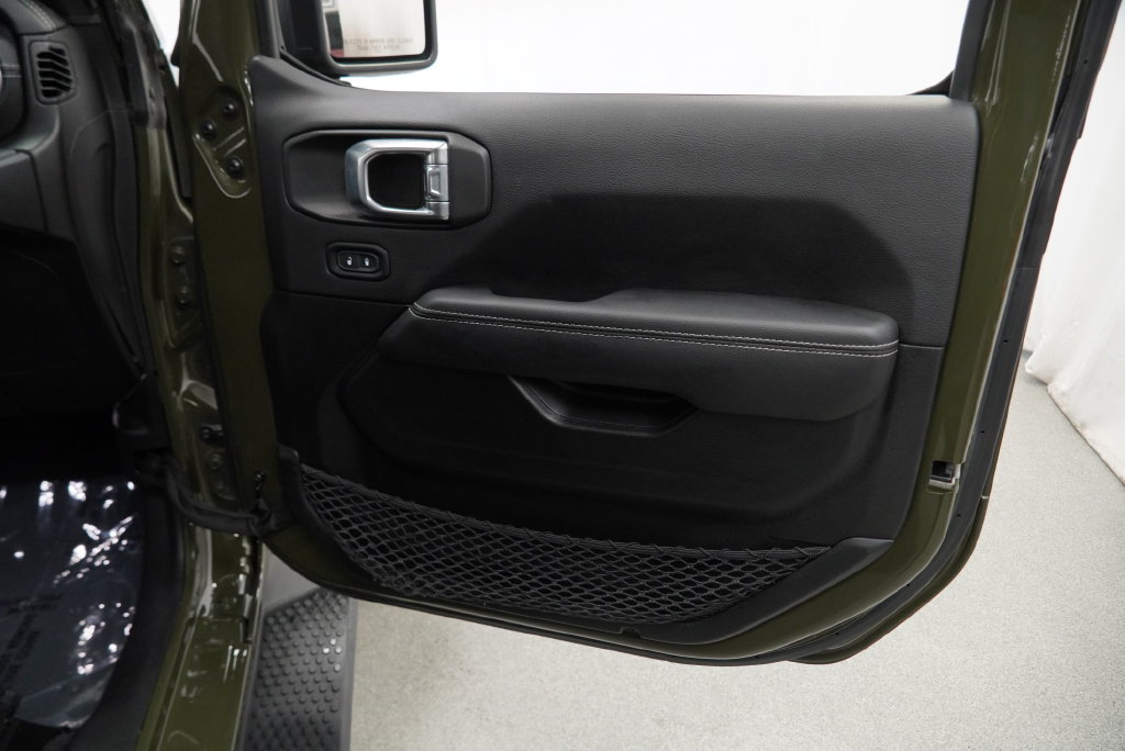 Used 2023 Jeep Wrangler Unlimited Sahara w/ Cold Weather Group AWD/4WD image 42