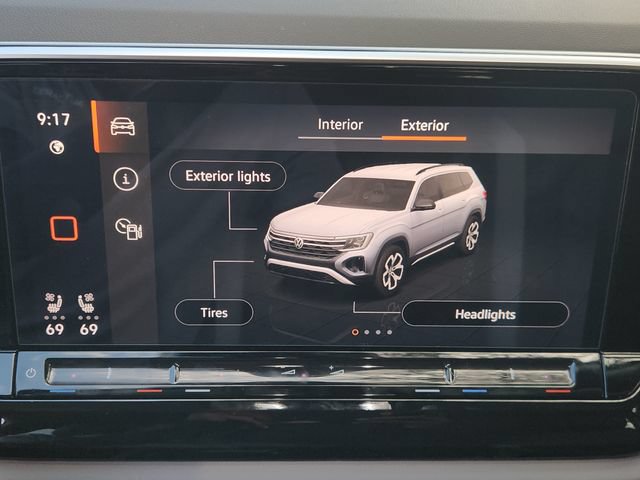 Used 2025 Volkswagen Atlas Peak Edition SE AWD/4WD image 17