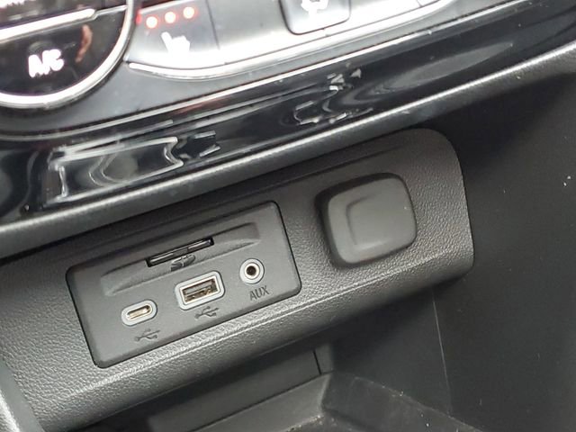 Used 2020 Buick Encore GX Essence w/ Experience Buick Package image 21