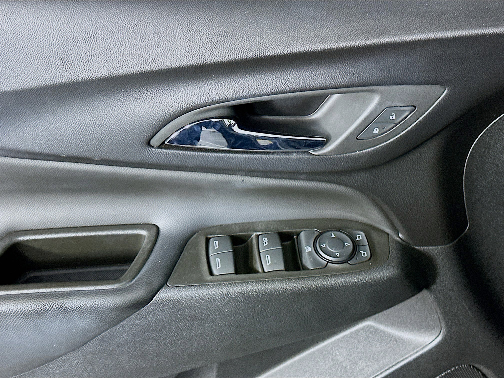 Used 2023 Chevrolet Equinox LT image 15