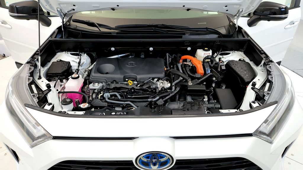 Used 2024 Toyota RAV4 XSE w/ Advanced Technology Package AWD/4WD image 15