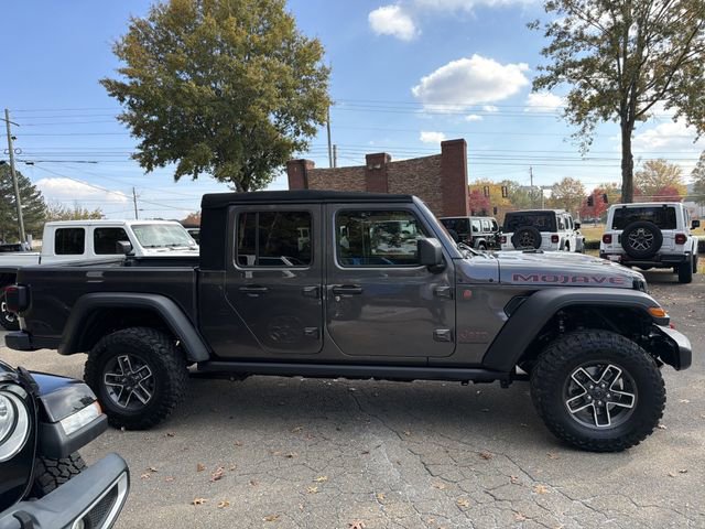 Used 2024 Jeep Gladiator Mojave w/ Convenience Group AWD/4WD image 4