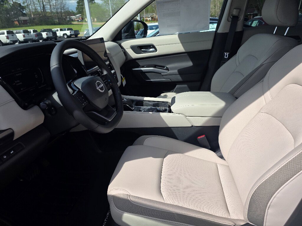 New 2026 Nissan Pathfinder SL image 15