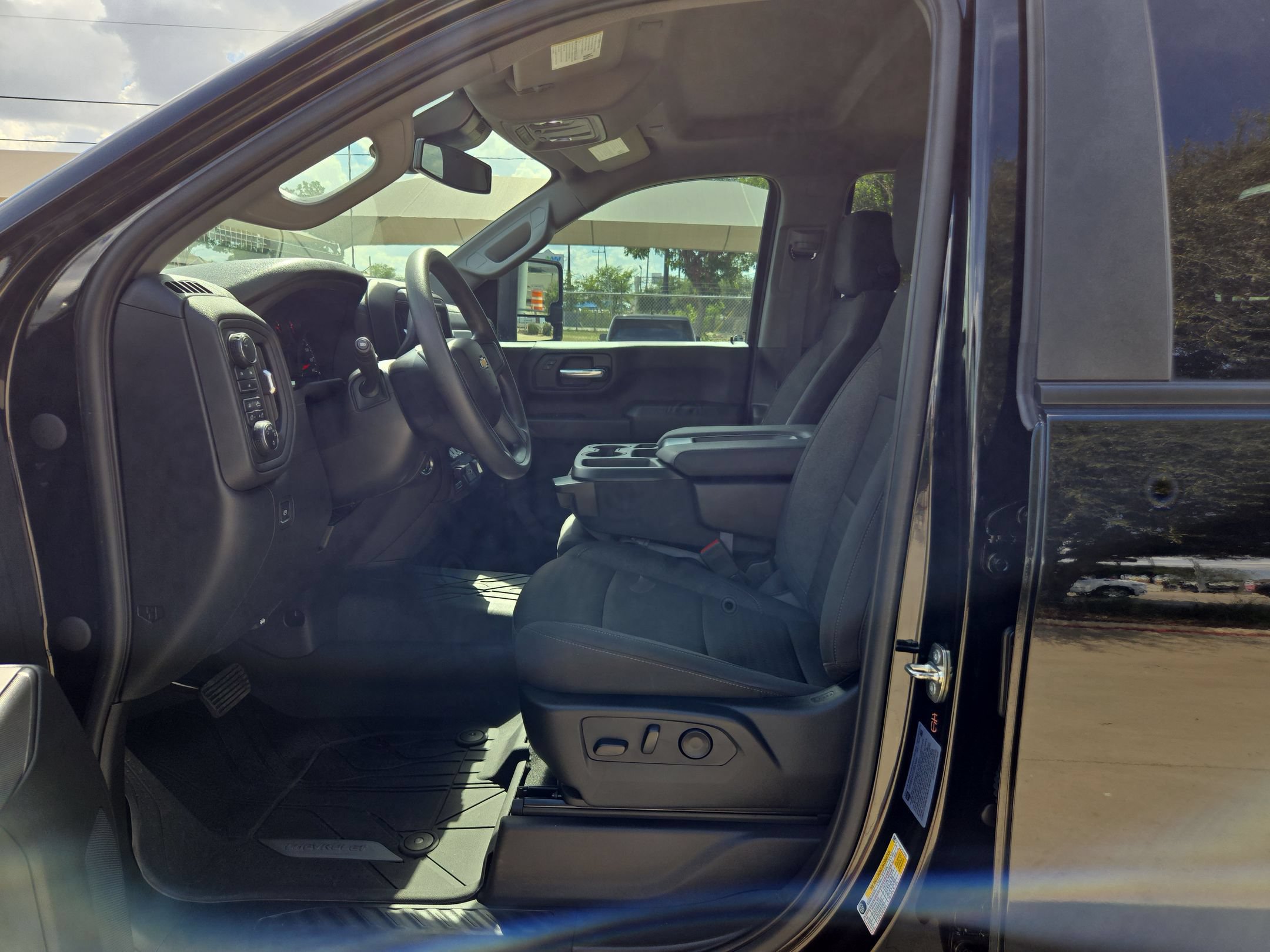 Certified 2024 Chevrolet Silverado 2500 Custom w/ Custom Value Package AWD/4WD image 9