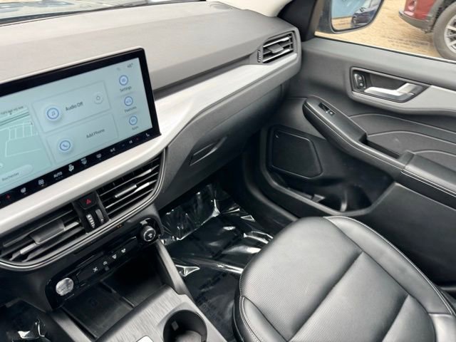 Certified 2025 Ford Escape Platinum AWD/4WD image 22