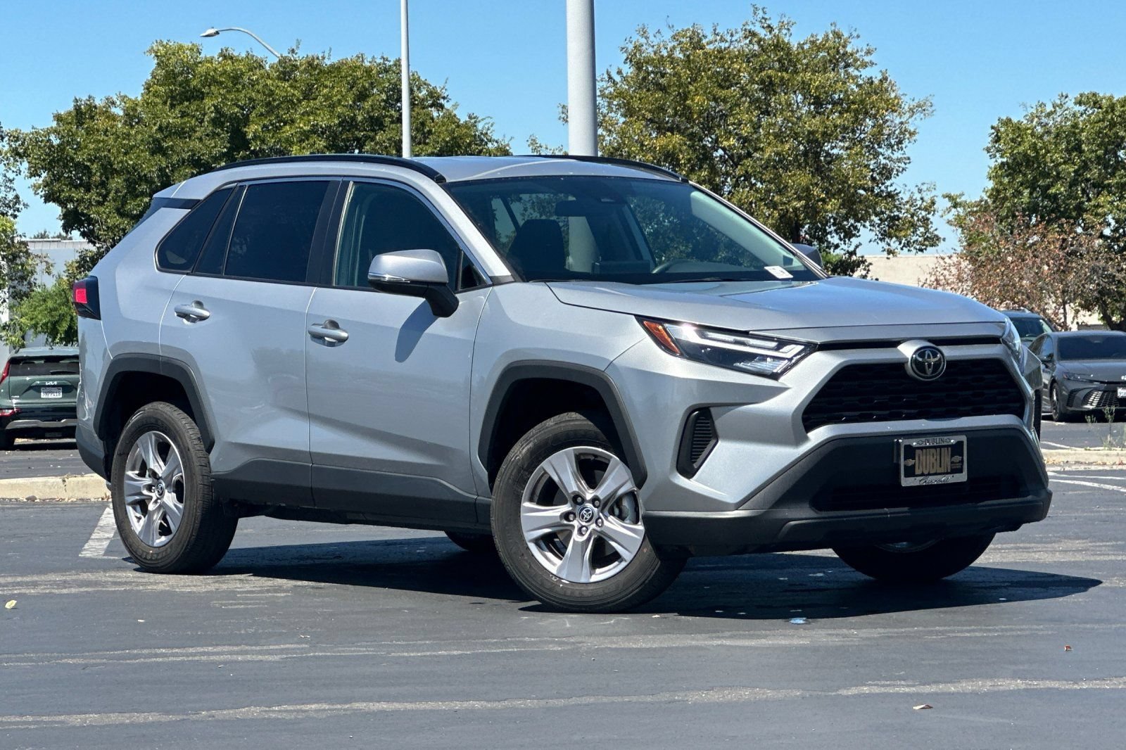 Used 2025 Toyota RAV4 XLE FWD image 2