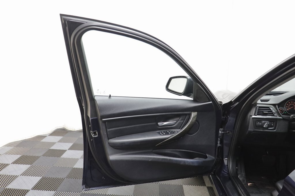 Used 2015 BMW 328i xDrive Sedan image 4