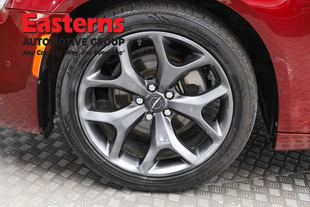 Used 2023 Chrysler 300 S image 33