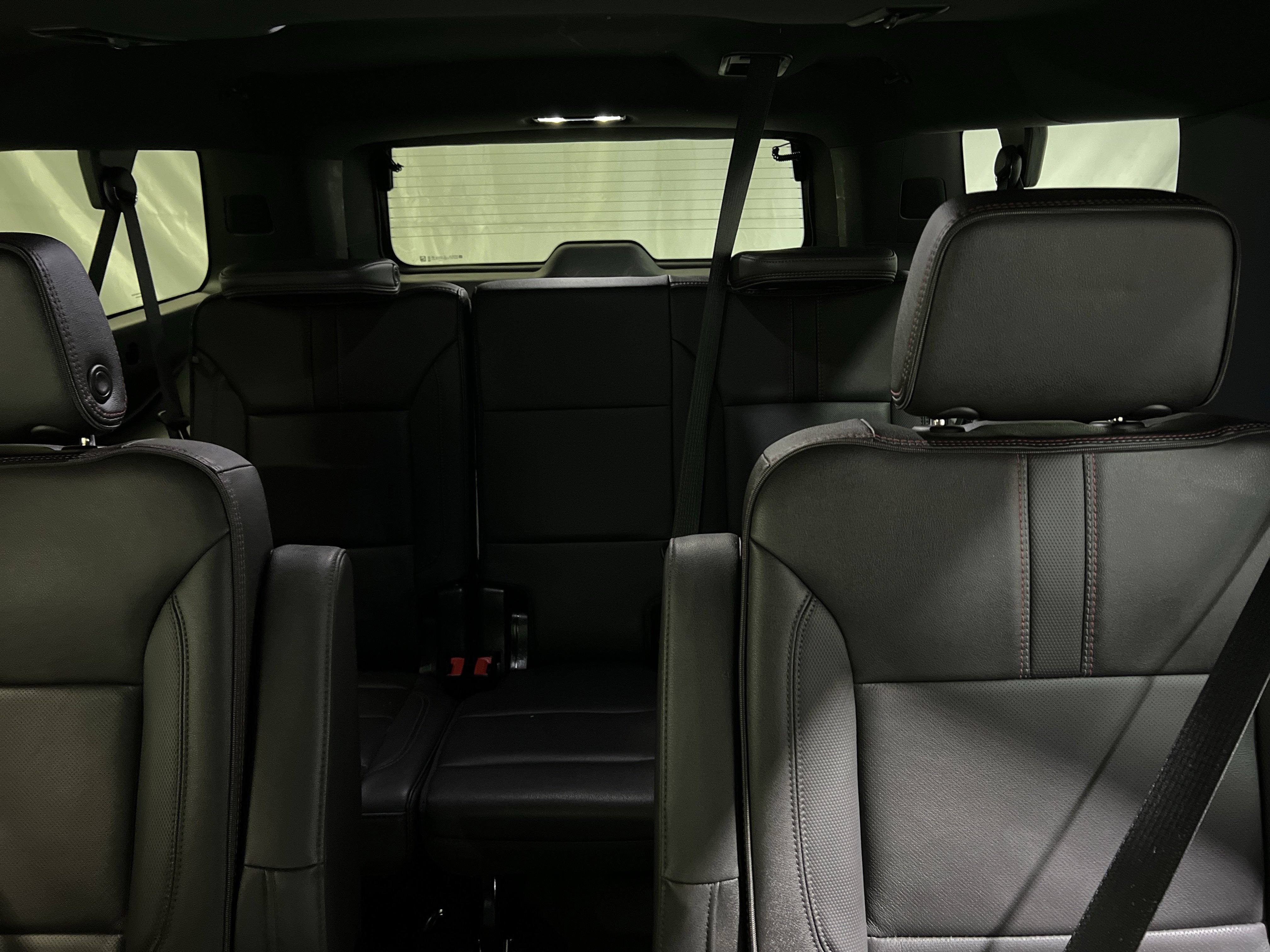 Used 2023 Chevrolet Suburban RST w/ Luxury Package image 19