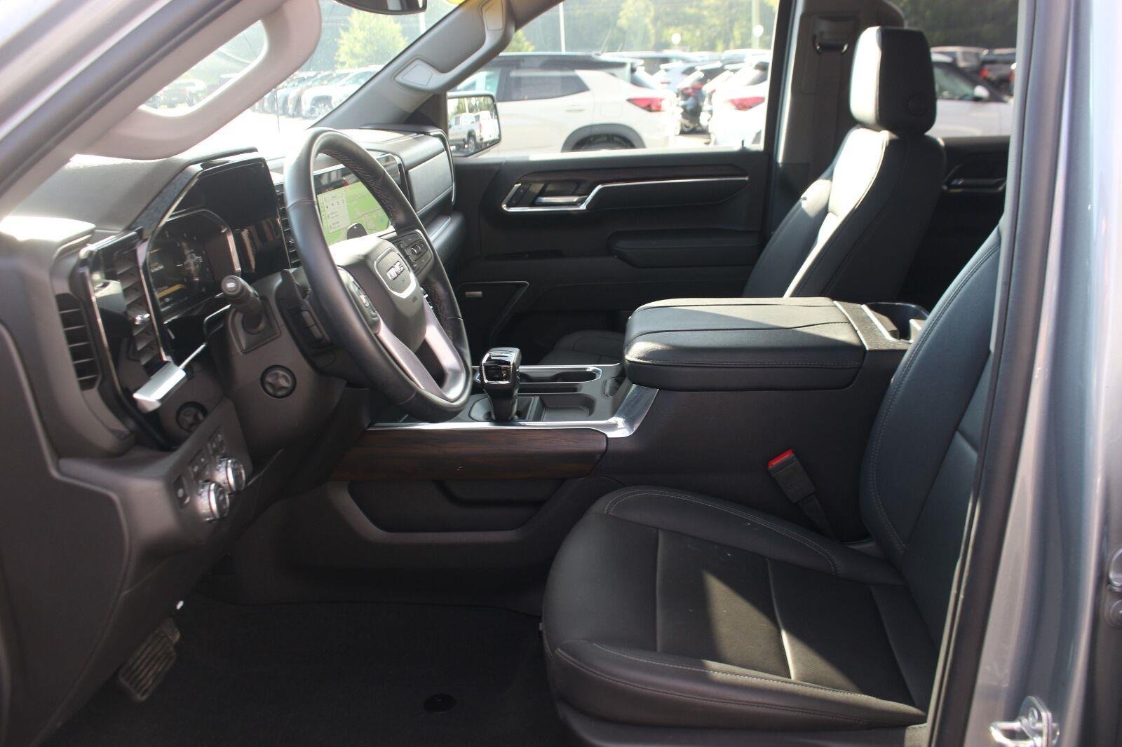 Used 2026 GMC Sierra 1500 SLT w/ SLT Premium Package AWD/4WD image 17