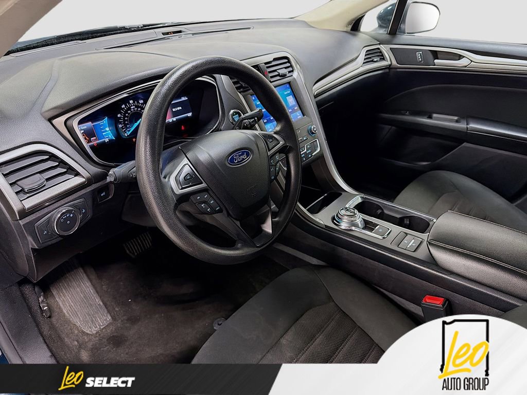 Used 2020 Ford Fusion SE image 9
