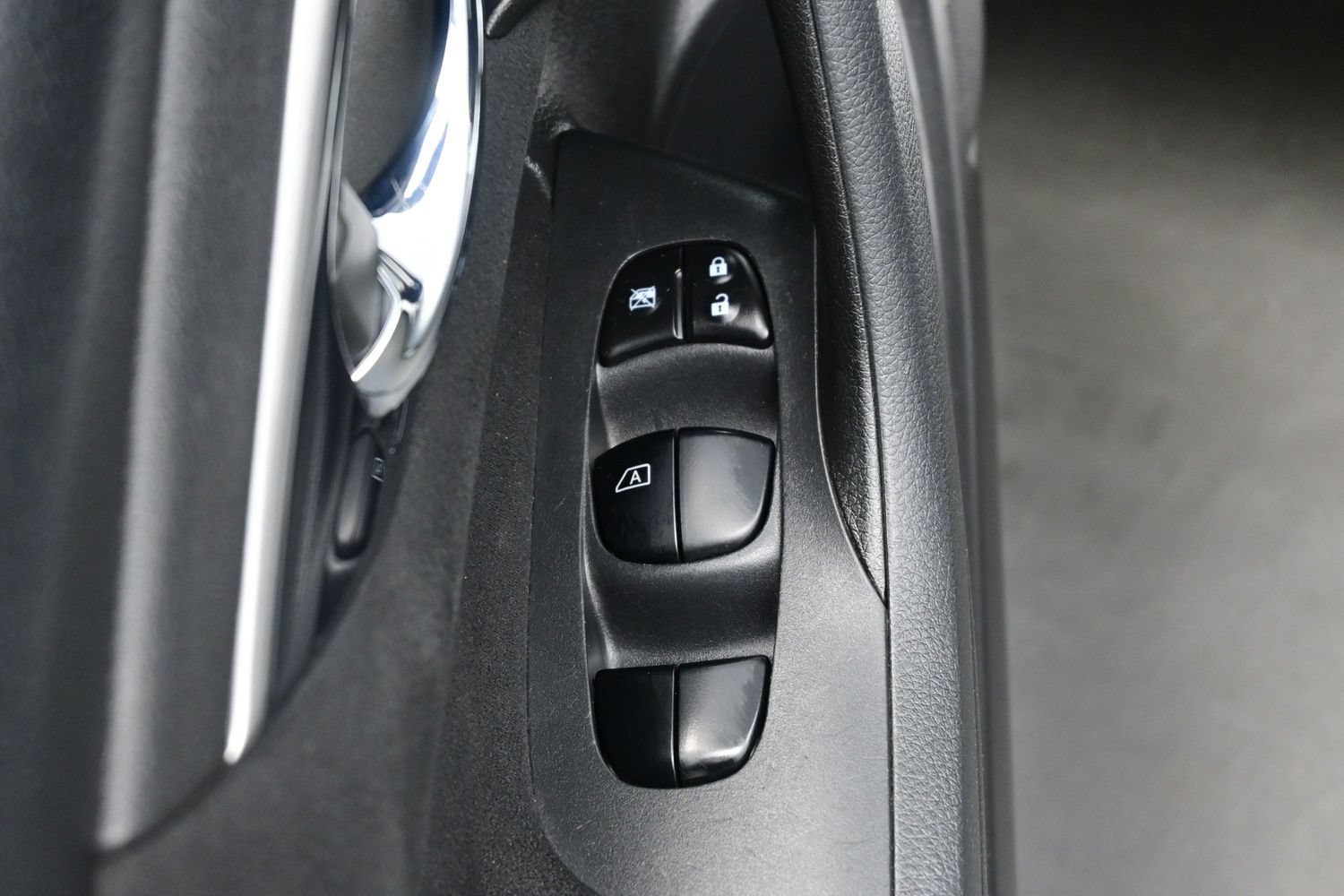 Used 2014 Nissan Altima 2.5 S w/ Display Audio Package FWD image 10