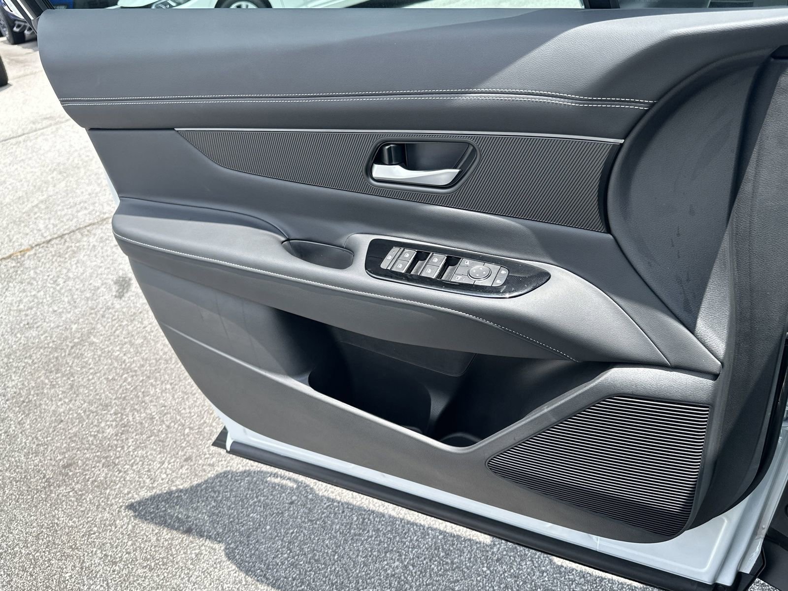 New 2025 Nissan Murano SV FWD image 16