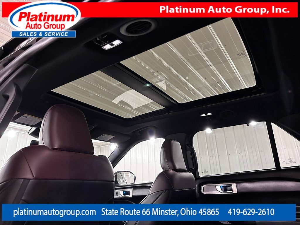 Used 2021 Ford Explorer Platinum w/ Equipment Group 601A AWD/4WD image 31