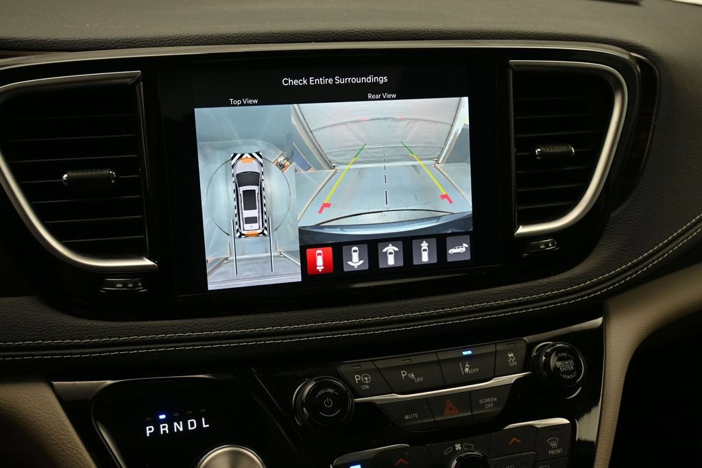 Used 2021 Chrysler Pacifica Limited w/ Premium & Safety Sphere Group FWD image 14