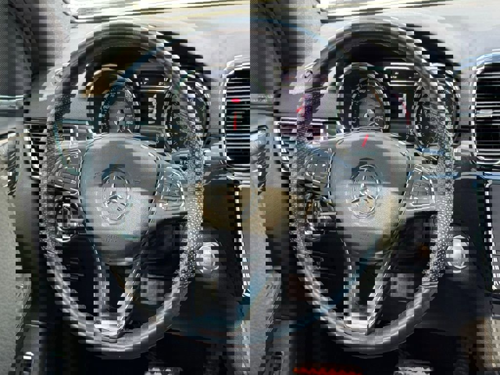 Used 2019 Mercedes-Benz GLE 400 4MATIC image 31