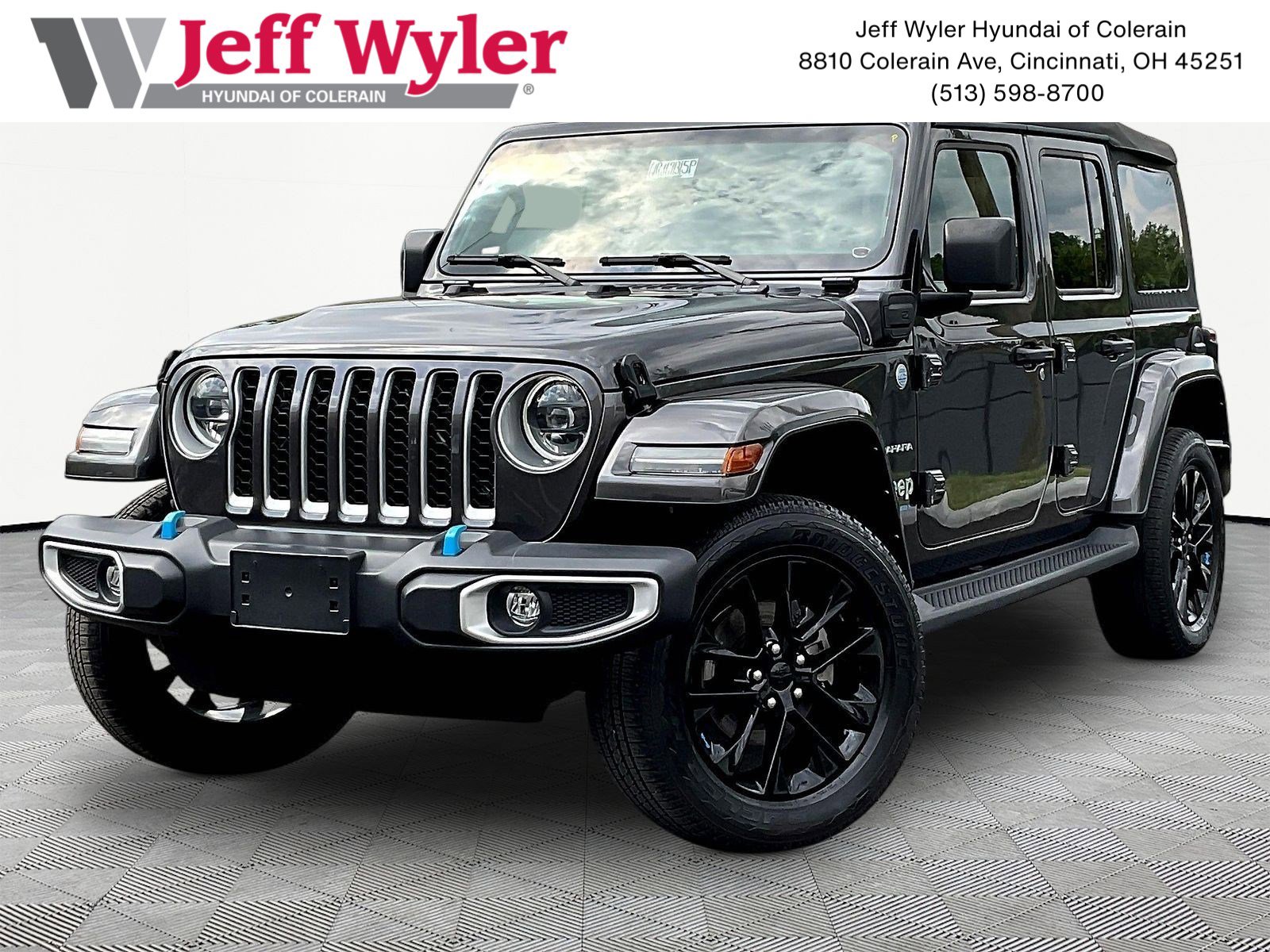 Used 2023 Jeep Wrangler Unlimited Sahara AWD/4WD image 1