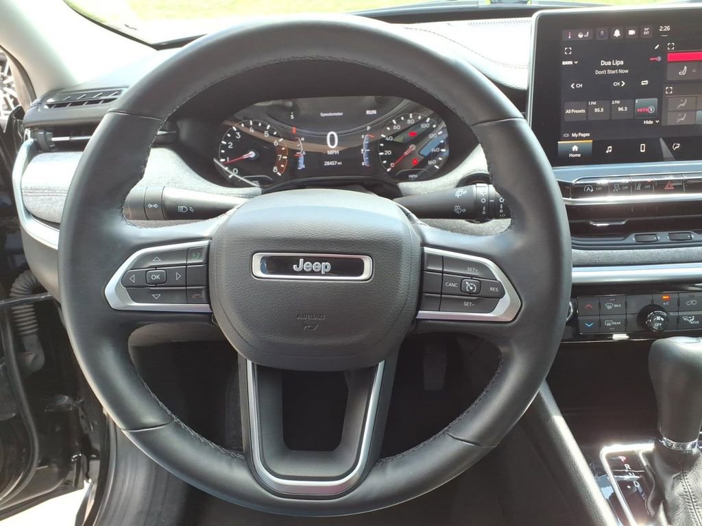 Used 2022 Jeep Compass Latitude w/ Sun and Sound Group image 17