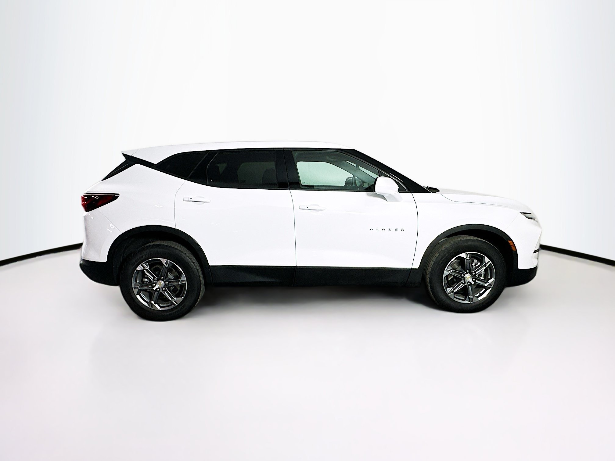 Used 2025 Chevrolet Blazer LT AWD/4WD image 10
