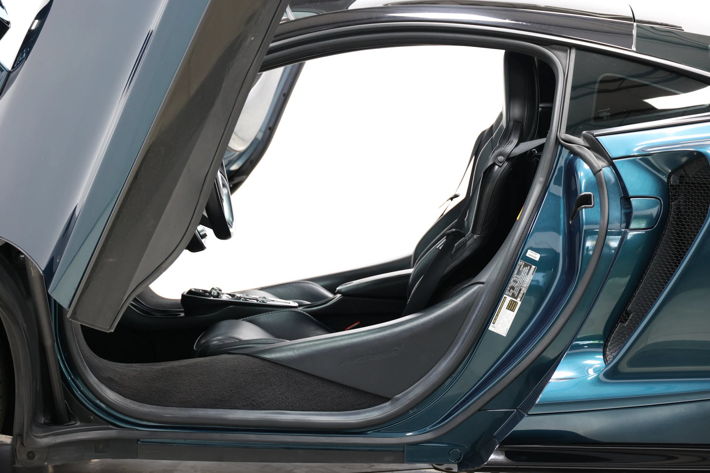 Used 2021 McLaren GT RWD image 12
