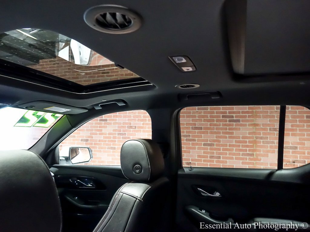 Used 2022 Chevrolet Traverse RS image 17