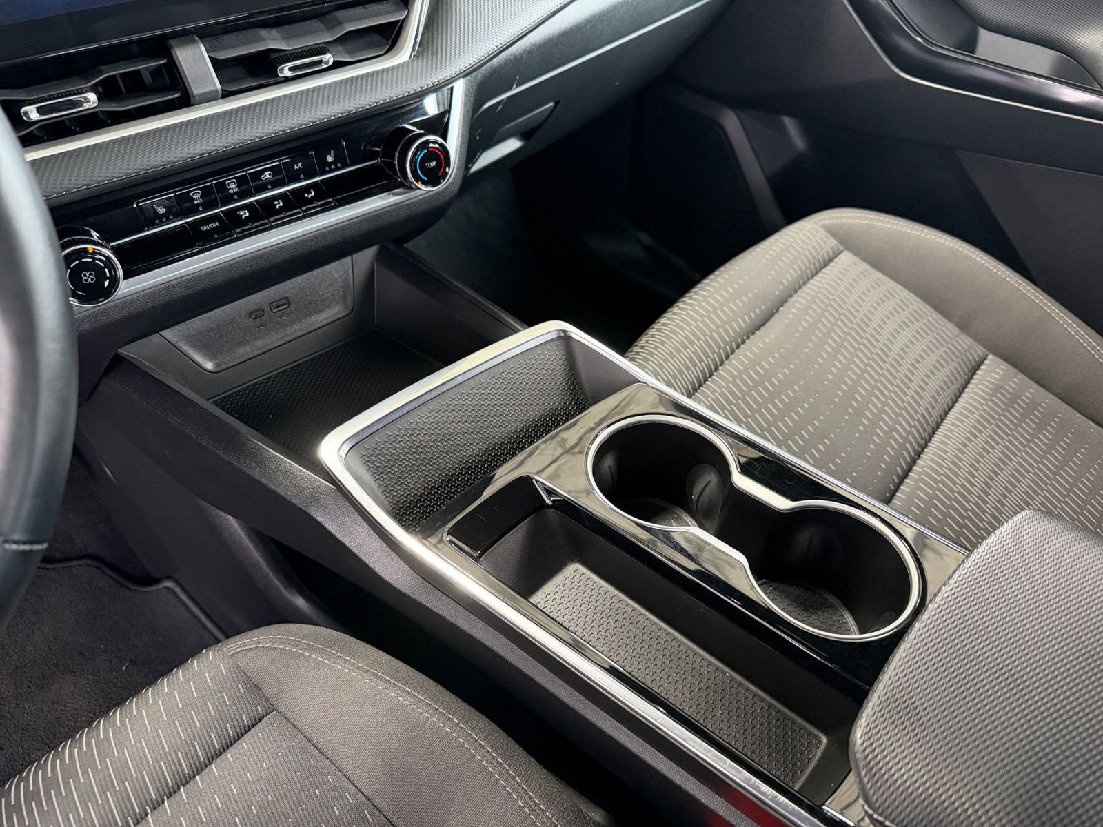 Used 2025 Chevrolet Equinox LT image 40