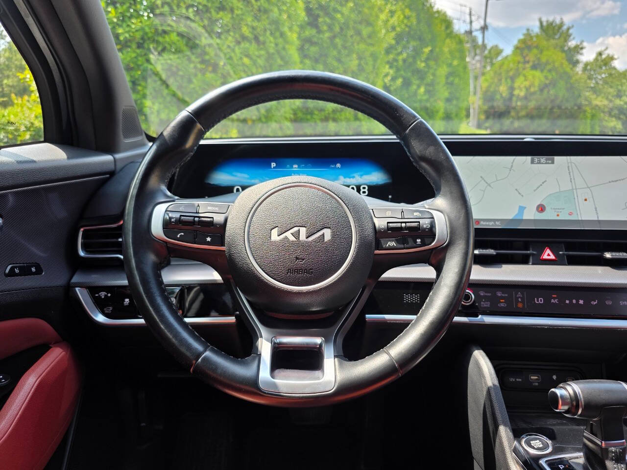 Used 2023 Kia Sportage SX AWD/4WD image 24