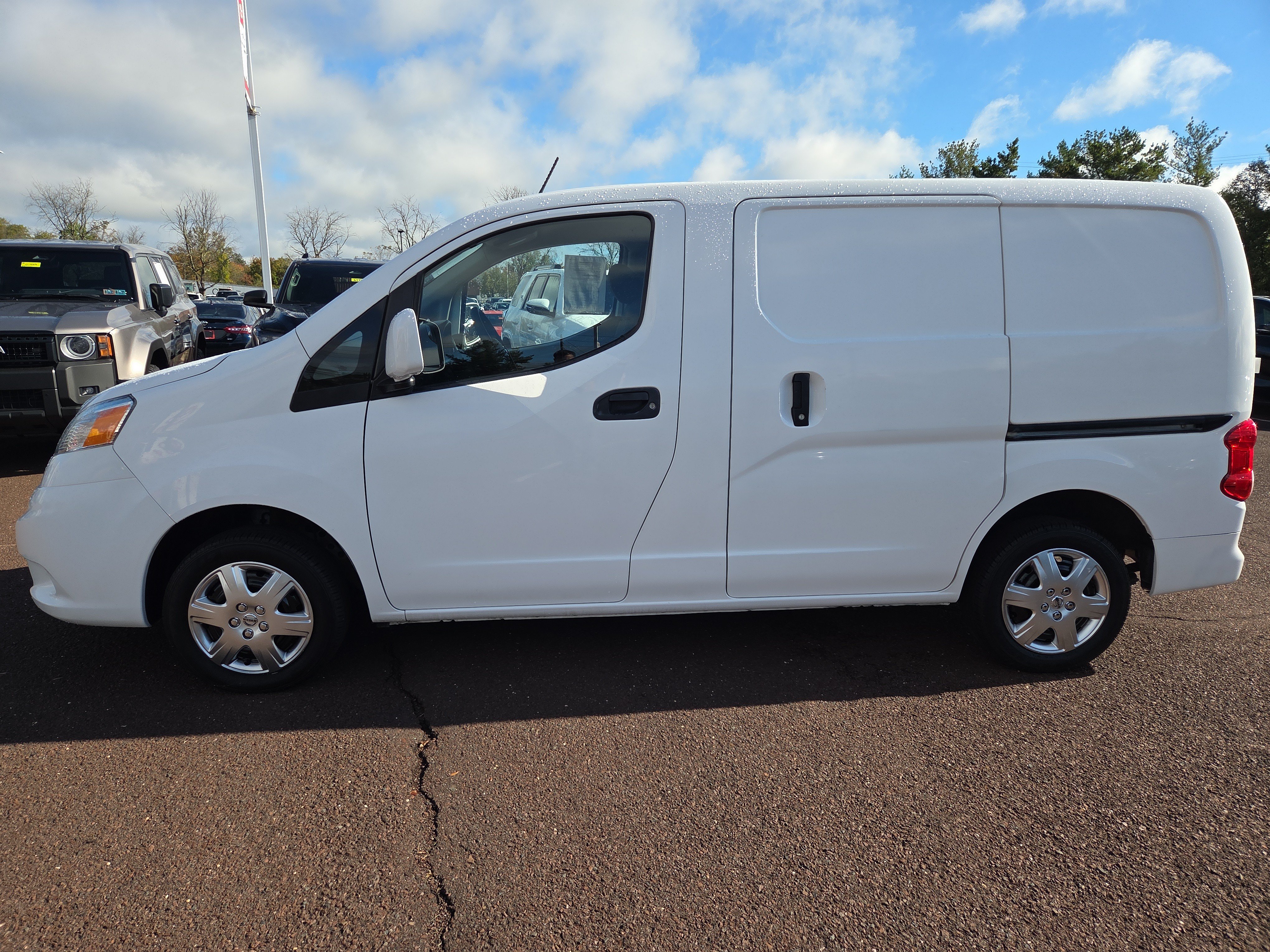 Used 2017 Nissan NV200 SV FWD image 6