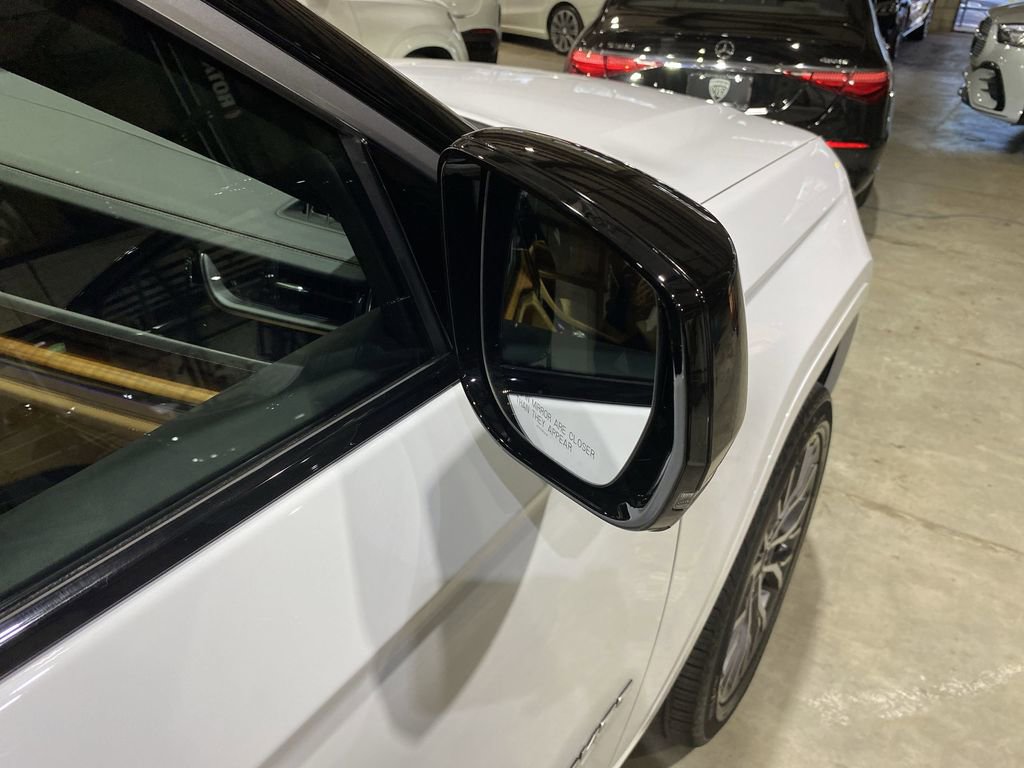 Used 2025 Jeep Grand Cherokee L Summit image 23